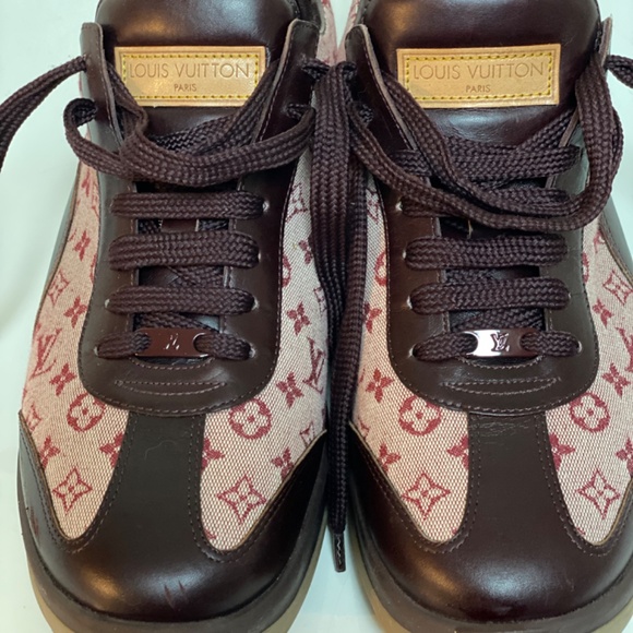 Authentic Louis Vuitton Monogram Sneakers Great Condition - Picture 7 of 11